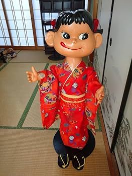 ペコちゃん　店頭服 Amazon.co.jp: 店頭ペコちゃん ペコちゃん 等身大ペコちゃん
